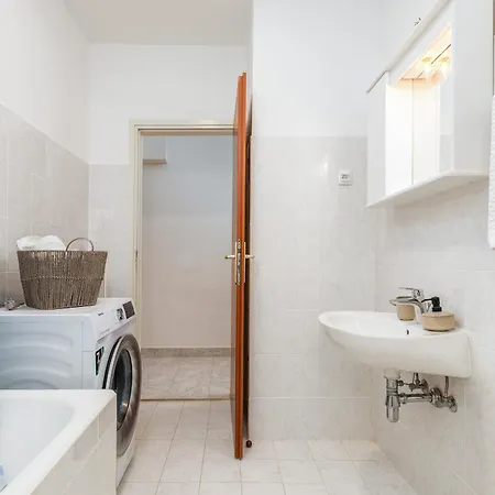 Apartment Tesic Close To The Sea With Shared 4Xbicycles Fažana Exteriér fotografie