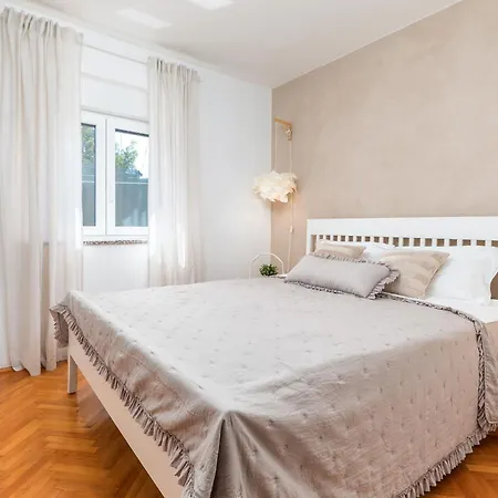 Apartment Tesic Close To The Sea With Shared 4Xbicycles Fažana Exteriér fotografie