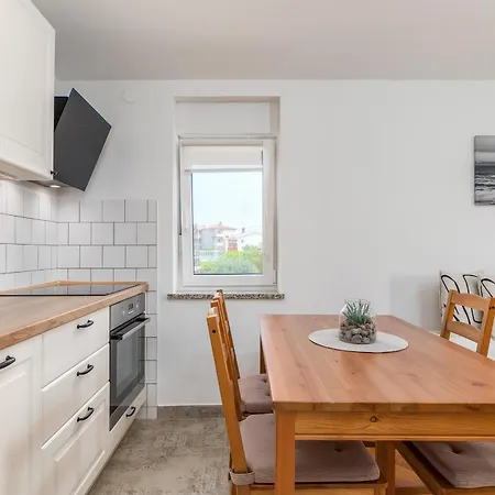 Apartment Tesic Close To The Sea With Shared 4Xbicycles Fažana Exteriér fotografie