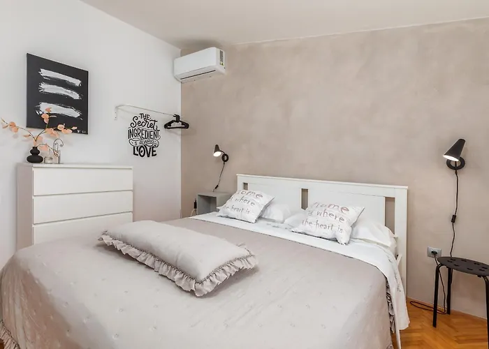Apartment Tesic Close To The Sea With Shared 4Xbicycles