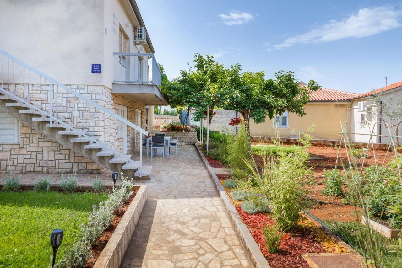 Tesic Apartment