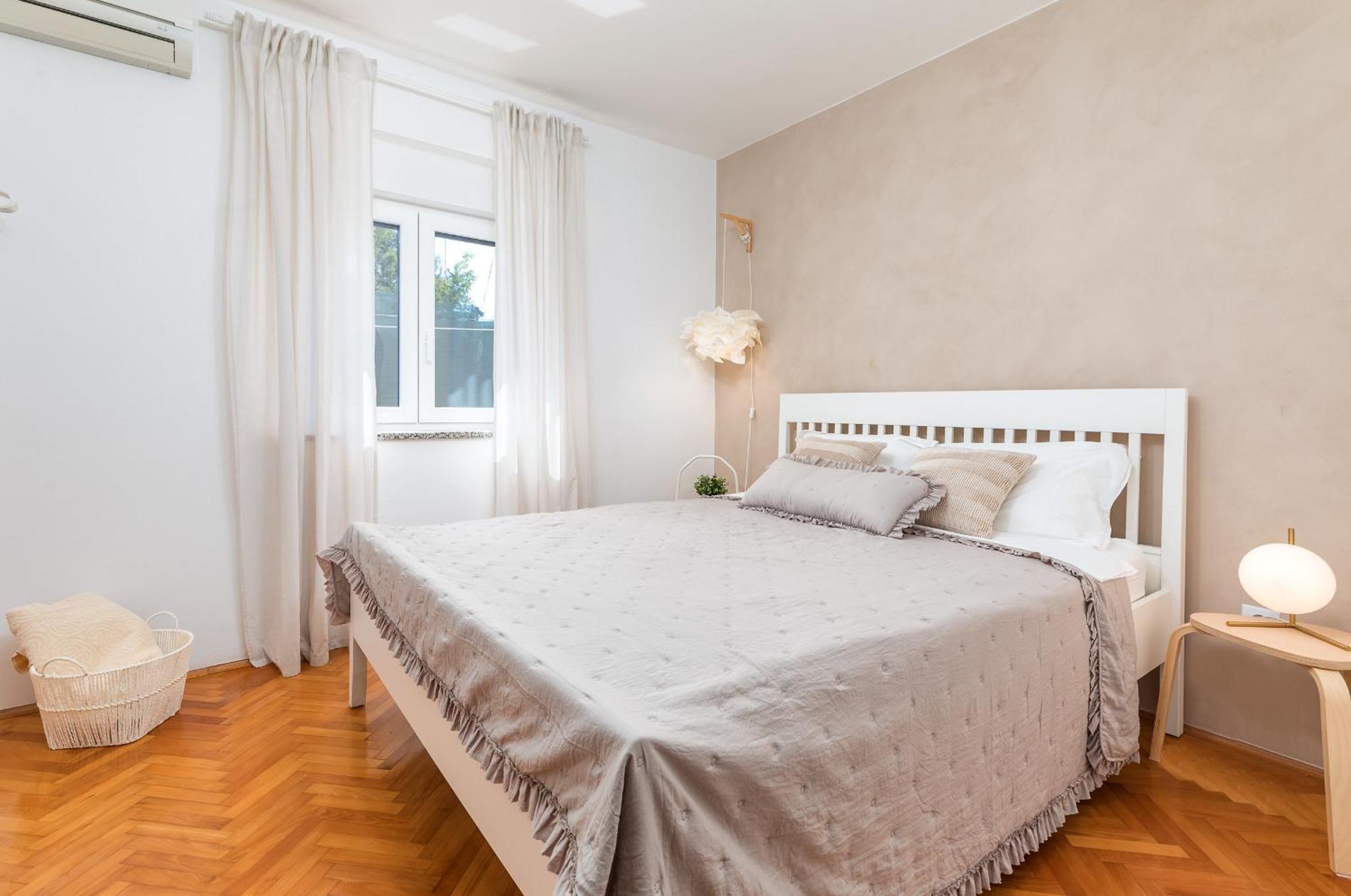 Tesic Close To The Sea With Shared 4xbicycles *