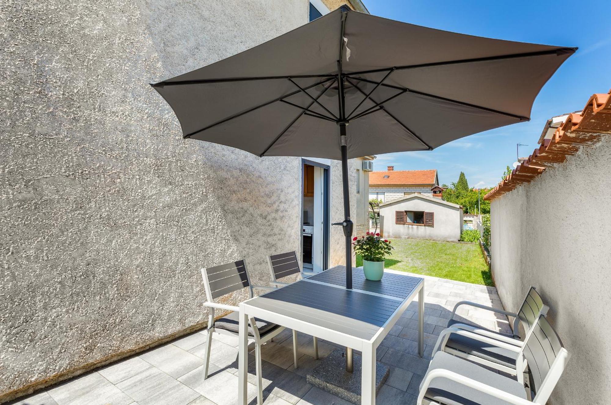 Tesic Close To The Sea With Shared 4xbicycles *