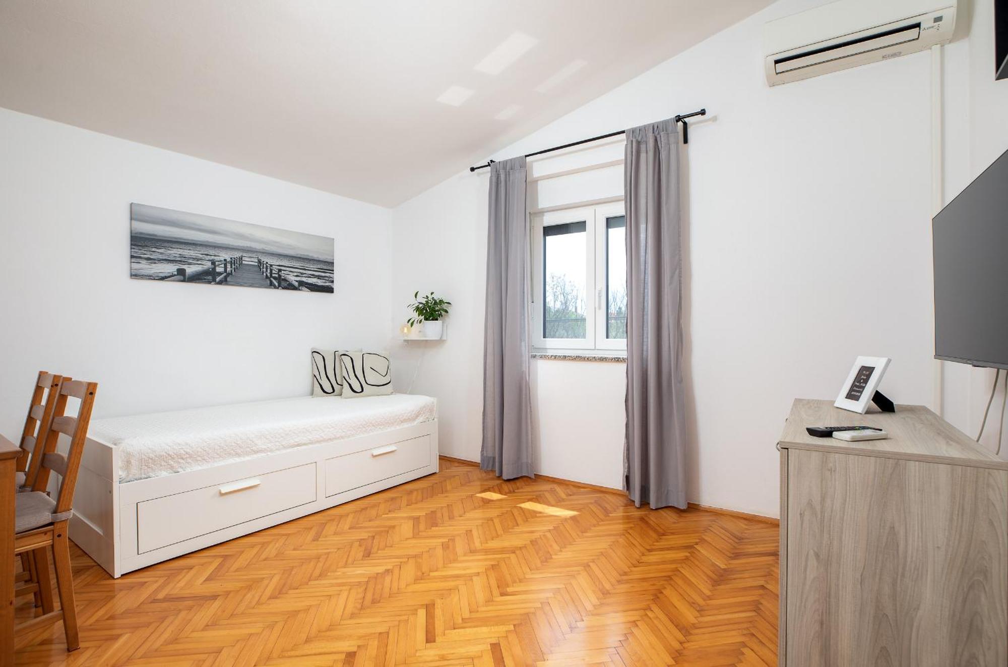 Apartament Tesic Close To The Sea With Shared 4xbicycles